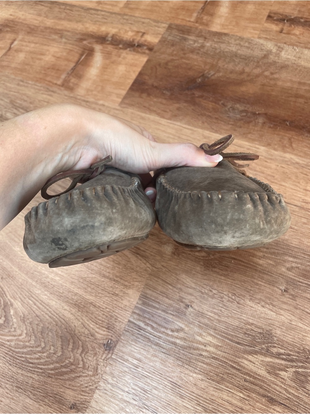 UGG Dakota Moccasins Slippers Brown Shearling Womens Size 9 - Picture 7 of 12